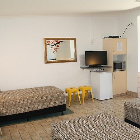 Central Motel Gin Gin Buitenkant foto