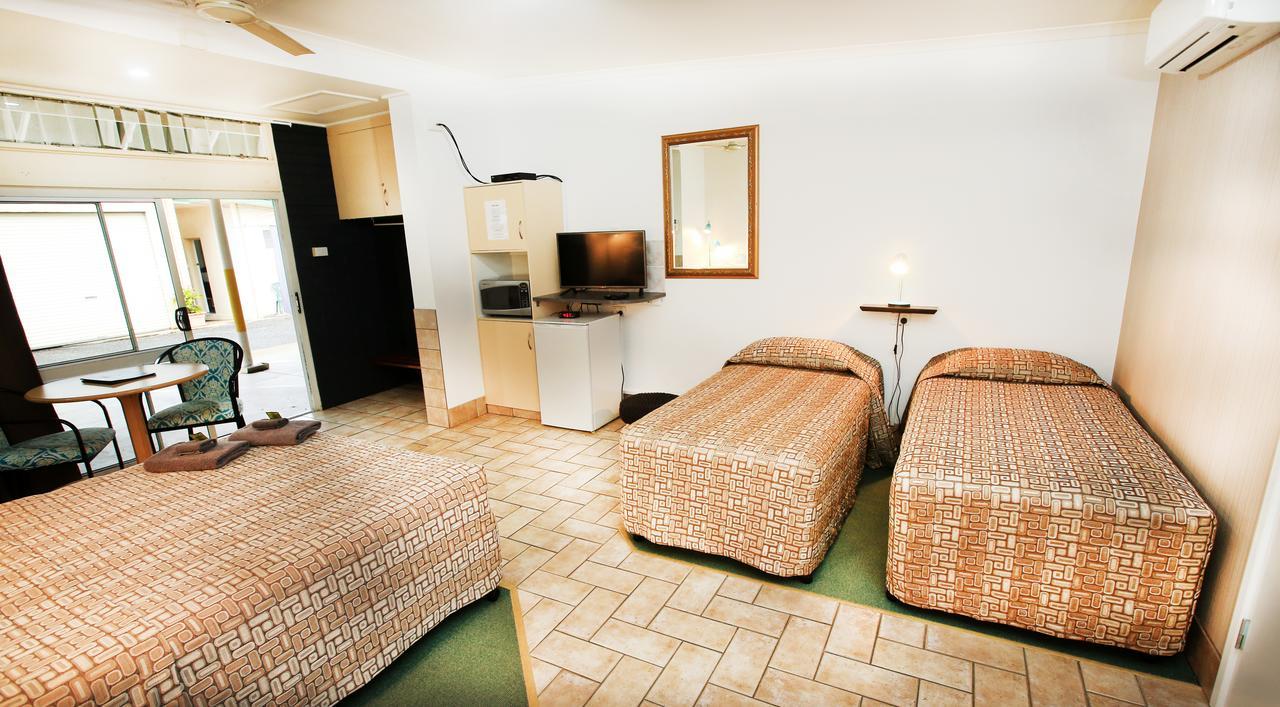 Central Motel Gin Gin Buitenkant foto